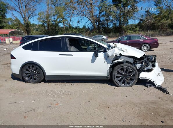 7SAXCBE54RF460155 2024 TESLA MODEL X Белый Вид задней части салона