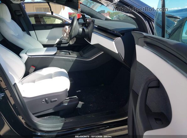 7SAXCBE60SF462340 2025 TESLA MODEL X Черный Вид салона спереди