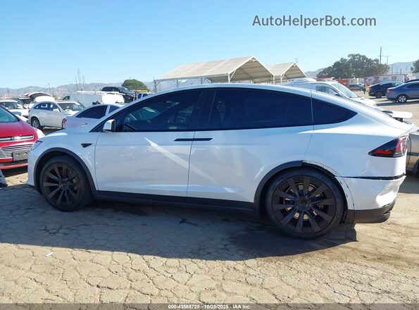 7SAXCDE59RF436624 2024 TESLA MODEL X White Widok wnętrza 360 stopni