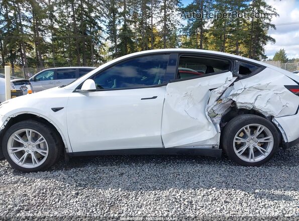 7SAYGAEE7PF812158 2023 TESLA MODEL Y Белый Панорамный вид салона 360°