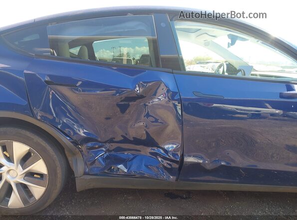 7SAYGDEE0NF367308 2022 TESLA MODEL Y Blue Widok z przodu