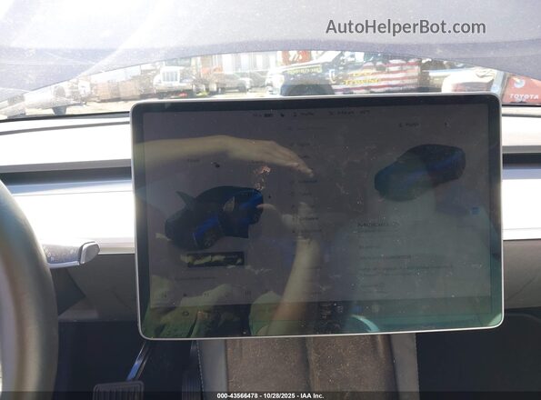 7SAYGDEE0NF367308 2022 TESLA MODEL Y Blue Widok tylnych siedzeń