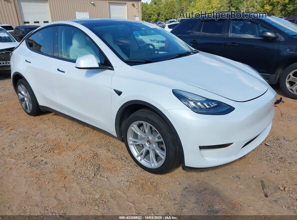7SAYGDEE3PA156622 2023 TESLA MODEL Y White Przód prawy