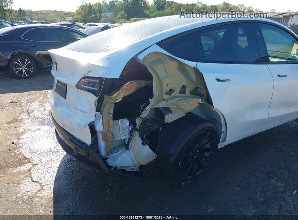 7SAYGDEE6PF830331 2023 TESLA MODEL Y White Vista frontal