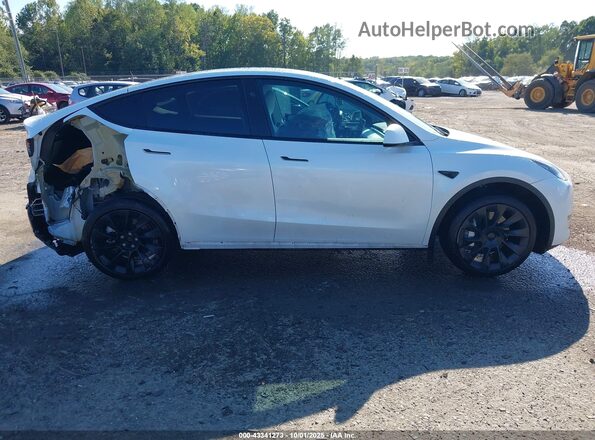 7SAYGDEE6PF830331 2023 TESLA MODEL Y White Vista interior de 360 grados