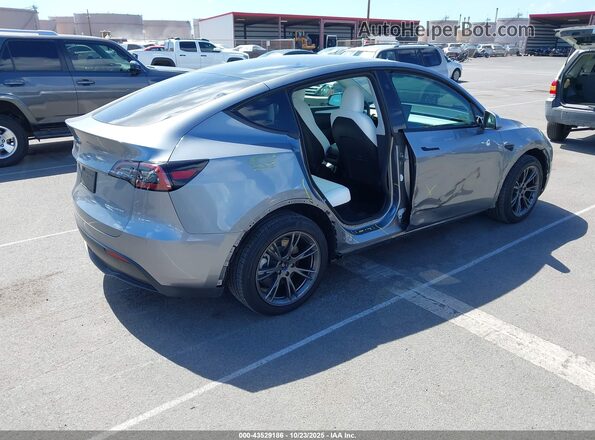 7SAYGDEE6RF150822 2024 TESLA MODEL Y Gray Rear right