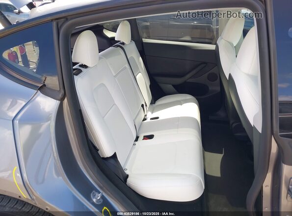 7SAYGDEE6RF150822 2024 TESLA MODEL Y Gray VIN sticker view