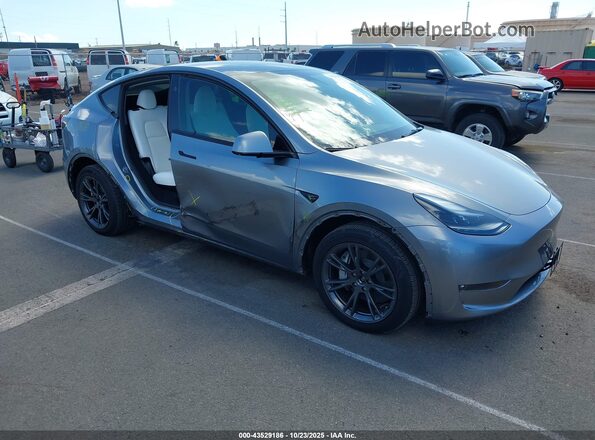 7SAYGDEE6RF150822 2024 TESLA MODEL Y Gray Front right