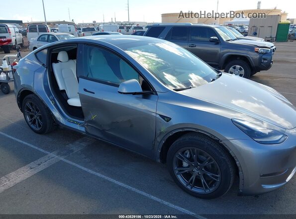 7SAYGDEE6RF150822 2024 TESLA MODEL Y Gray Front view
