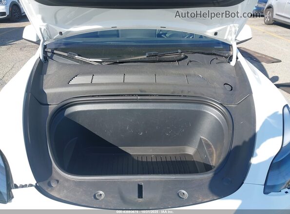 7SAYGDEE6SF218820 2025 TESLA MODEL Y White უკანა ხედი