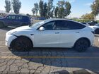 2025 Tesla Model Y Long Range Dual Motor All-wheel Drive White vin: 7SAYGDEE6SF218820