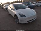 2022 Tesla Model Y Long Range Dual Motor All-wheel Drive White vin: 7SAYGDEE8NF357061
