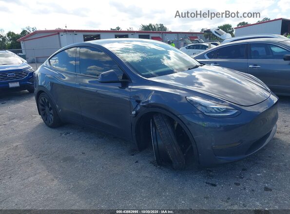 7SAYGDEE8PA044835 2023 TESLA MODEL Y Gray Widok z przodu