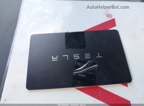 7SAYGDEE8PA044835 2023 TESLA MODEL Y Gray Widok deski rozdzielczej