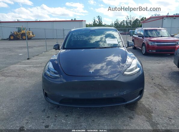 7SAYGDEE8PA044835 2023 TESLA MODEL Y Gray Widok zestawu wskaźników