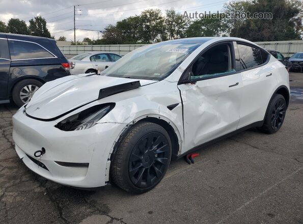7SAYGDEE8PA078399 2023 TESLA MODEL Белый Передняя левая четверть