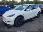 2025 Tesla Model Y Long Range Dual Motor All-wheel Drive White vin: 7SAYGDEE8SF295138