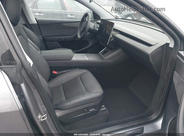 7SAYGDEE8TA387199 2026 TESLA MODEL Y Gray წინა სალონის ხედი