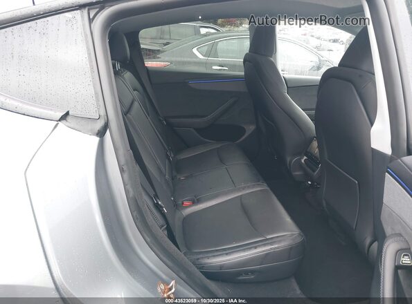 7SAYGDEE8TA387199 2026 TESLA MODEL Y Gray VIN კოდის სტიკერის ხედი