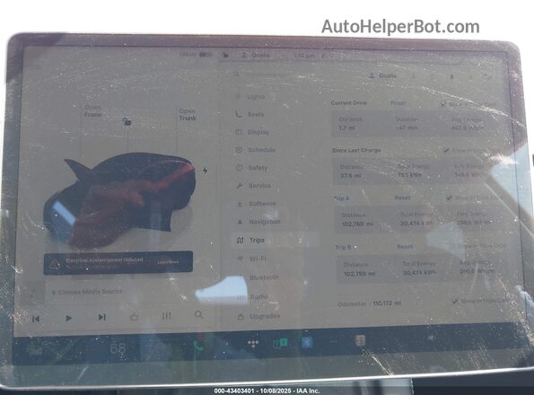 7SAYGDEE9PA039403 2023 TESLA MODEL Y Red Vista de los asientos traseros