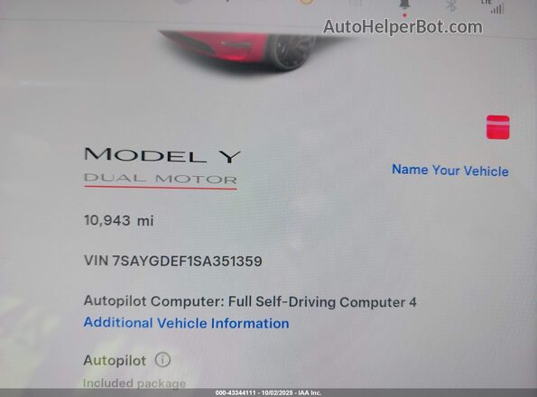 7SAYGDEF1SA351359 2025 TESLA MODEL Y Maroon Widok tylnych siedzeń
