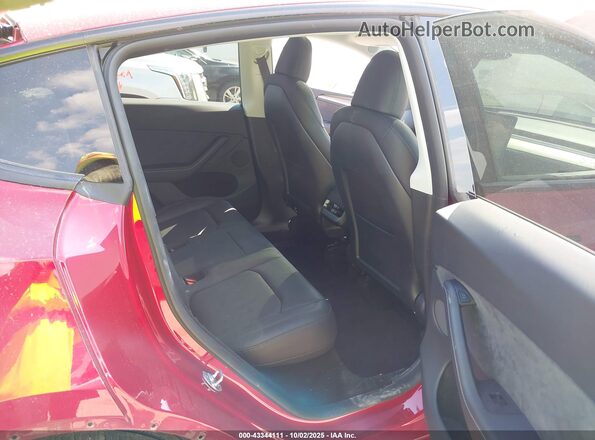 7SAYGDEF1SA351359 2025 TESLA MODEL Y Maroon Widok naklejki z numerem VIN