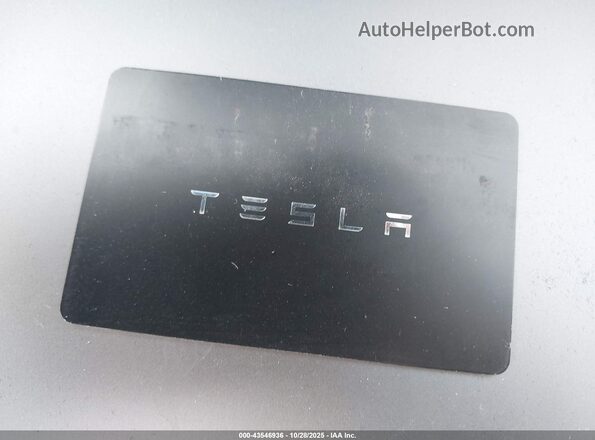 7SAYGDEF6SA351549 2025 TESLA MODEL Y Black Widok deski rozdzielczej