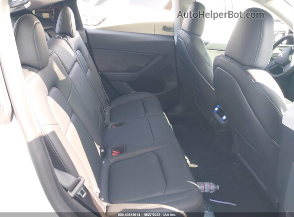 7SAYGDEF9SF304440 2025 TESLA MODEL Y Белый Вид наклейки с VIN-кодом