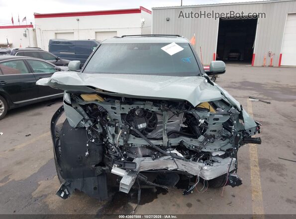 7SVAAABA5SX071711 2025 TOYOTA SEQUOIA Pewter Սարքավորումների վահանակի տեսք