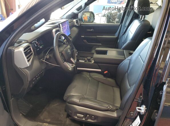 7SVAAABA9RX042500 2024 TOYOTA SEQUOIA Черный Вид салона спереди