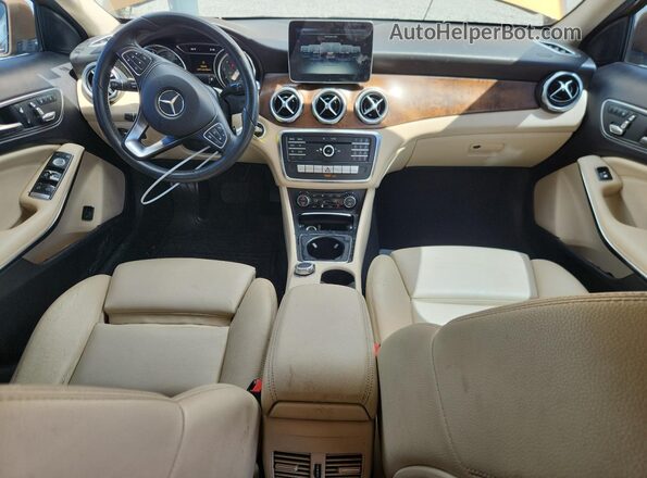WDCTG4EB1JJ416056 2018 MERCEDES-BENZ GLA-CLASS Brown Widok zestawu wskaźników