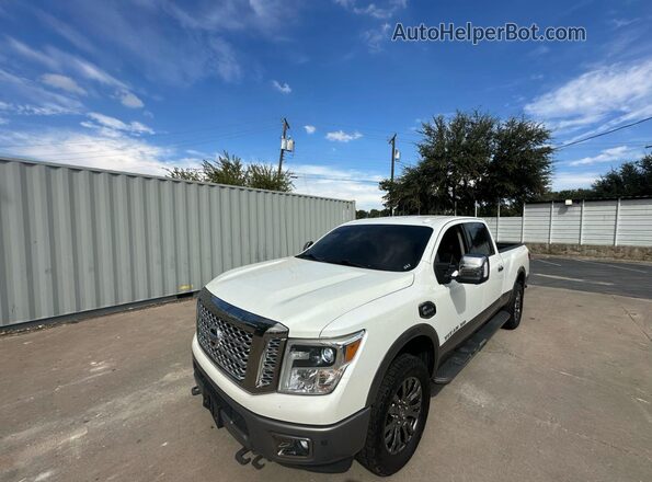 1N6BA1F40JN515281 2018 NISSAN TITAN White Задня права чверть