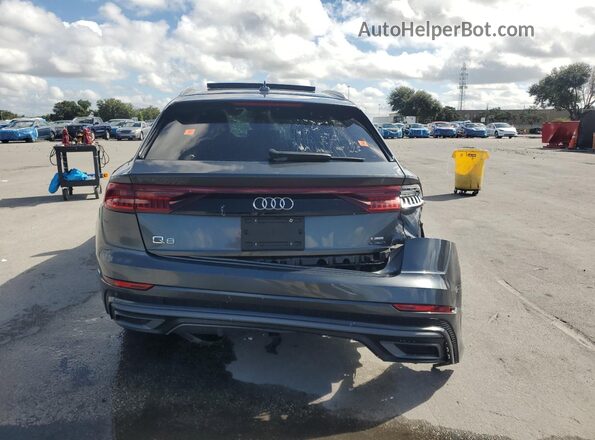 WA1EVAF18MD020681 2021 AUDI Q8 Gray Front interior view