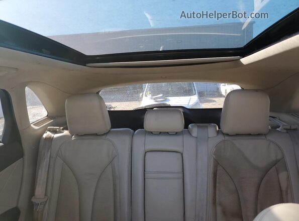 5LMCJ2C91JUL20690 2018 LINCOLN MKC Silver Rear interior view