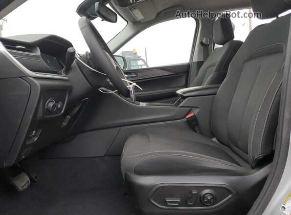 1C4RJJAG5P8912043 2023 JEEP GRAND Серебряный Вид панели приборов