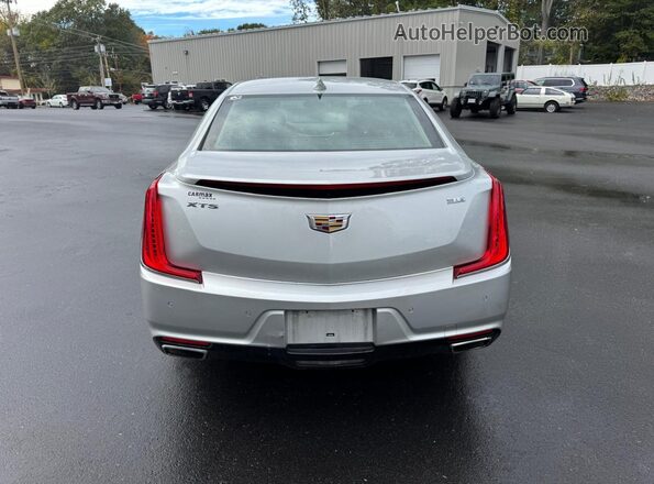2G61M5S35K9128033 2019 CADILLAC XTS Серебряный Вид салона спереди