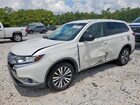 2020 Mitsubishi Outlander Es White vin: JA4AD2A31LZ013623