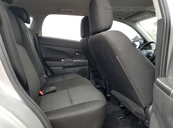 JA4APVAU6MU034208 2021 MITSUBISHI OUTLANDER Silver Вид задньої частини салону