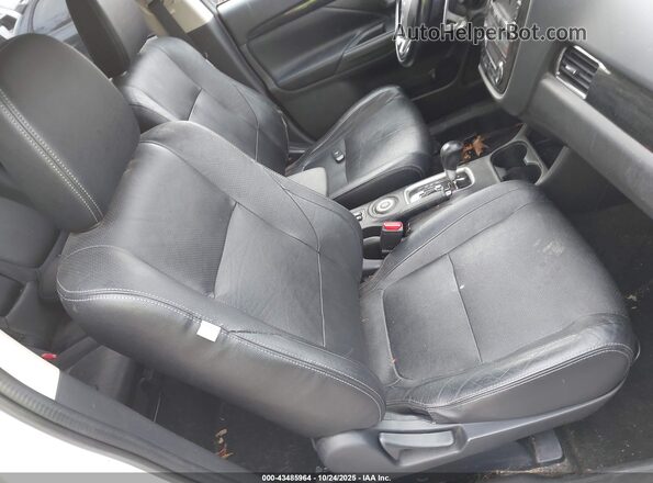 JA4JZ4AX2GZ012826 2016 MITSUBISHI OUTLANDER Белый Вид салона спереди