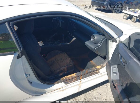 JF1ZDBB19N9701464 2022 SUBARU BRZ White წინა სალონის ხედი