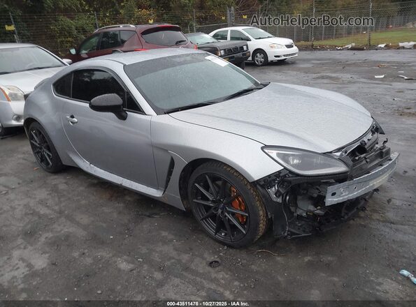 JF1ZDBS1XS9700268 2025 SUBARU BRZ Серебряный Передняя правая четверть