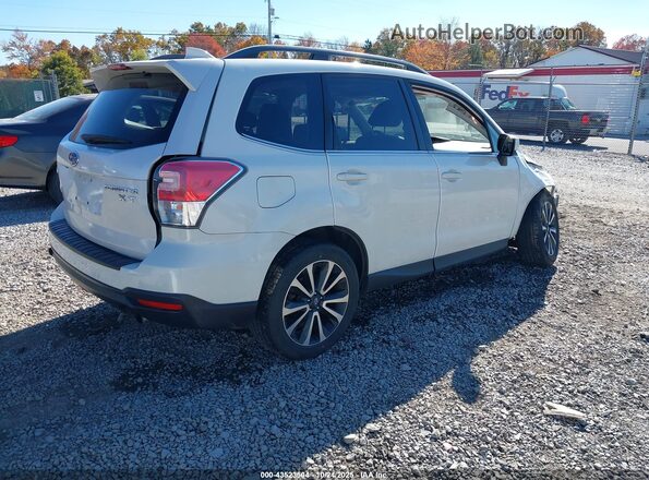 JF2SJGEC9HH415656 2017 SUBARU FORESTER2. Белый Задняя правая четверть