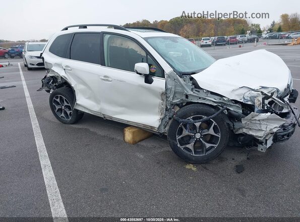 JF2SJGXC2GH540932 2016 SUBARU FORESTER2. Белый 