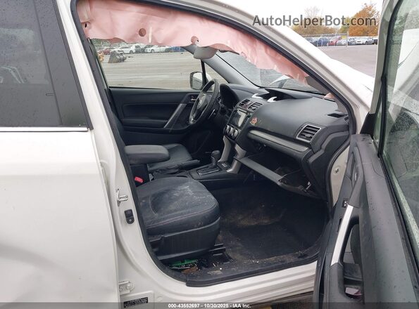 JF2SJGXC2GH540932 2016 SUBARU FORESTER2. Белый Вид салона спереди