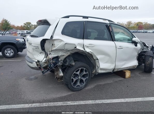 JF2SJGXC2GH540932 2016 SUBARU FORESTER2. Белый 