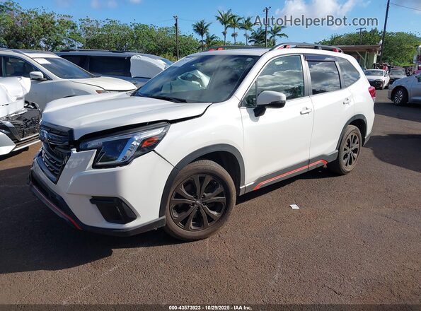 JF2SKAGC9PH403299 2023 SUBARU FORESTER Белый Передняя левая четверть