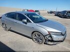 2019 Honda Clarity Plug-in Hybrid   Silver vin: JHMZC5F18KC006138