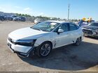 2018 Honda Clarity Plug-in Hybrid Touring Белый vin: JHMZC5F35JC012429