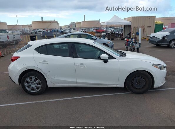 JM1BM1J76G1344967 2016 MAZDA 3 Белый Вид задней части салона