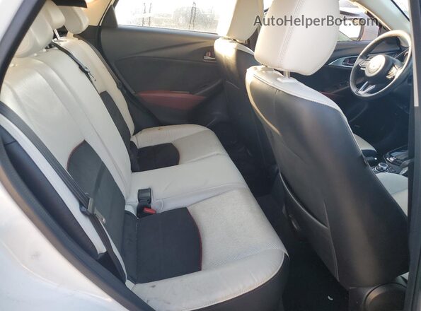 JM1DKFD7XJ0304489 2018 MAZDA CX-3 Белый Вид задних сидений